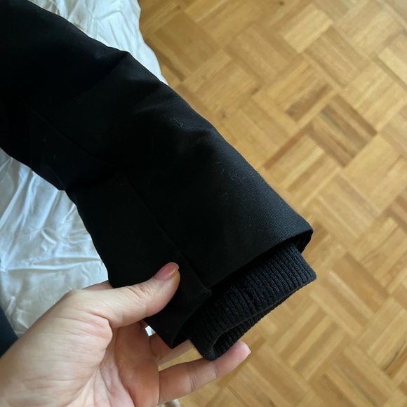 Moose Knuckles jacket-size xs - Picture 2 of 9